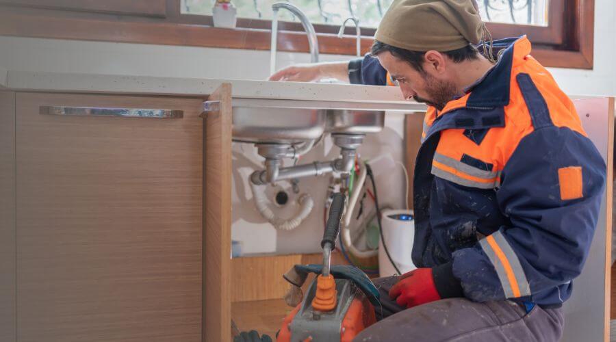 Expert burst pipe repair services in Owensville, IN